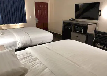 Travelers Inn & Suites hotel thumbnail 4