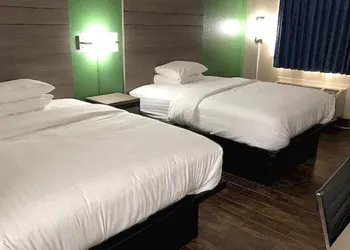 Travelers Inn & Suites hotel thumbnail 5