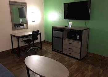Travelers Inn & Suites hotel thumbnail 6