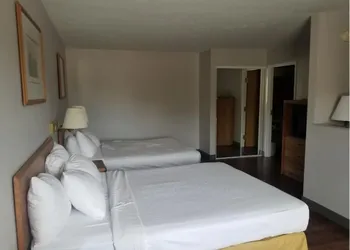 Sault Superior Place hotel thumbnail 3