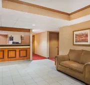 Super 8 by Wyndham Defiance hotel detail image 3