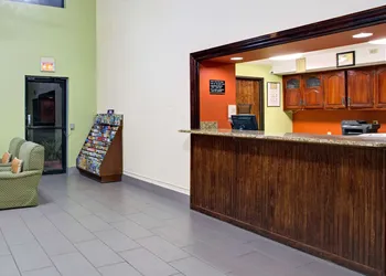 Super 8 by Wyndham Clearwater/St. Petersburg Airport hotel thumbnail 3