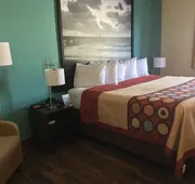 Super 8 by Wyndham Clearwater/St. Petersburg Airport hotel detail image 4