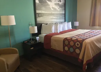 Super 8 by Wyndham Clearwater/St. Petersburg Airport hotel thumbnail 4