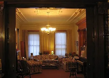 Olde Judge Mansion hotel thumbnail 2