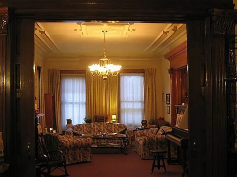 Olde Judge Mansion hotel detail image 2