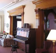 Olde Judge Mansion hotel detail image 3