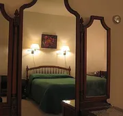 Olde Judge Mansion hotel detail image 5