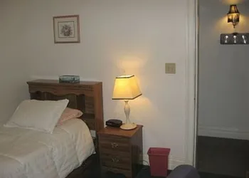Olde Judge Mansion hotel thumbnail 7