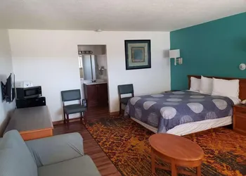 Americas Best Value Inn Greeley Evans hotel thumbnail 4