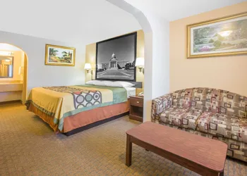Super 8 by Wyndham Idabel hotel thumbnail 6