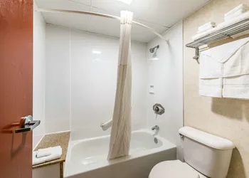 Quality Inn Bradley - Bourbonnais hotel thumbnail 3