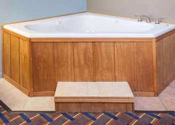 Days Inn by Wyndham Farmer City hotel thumbnail 4