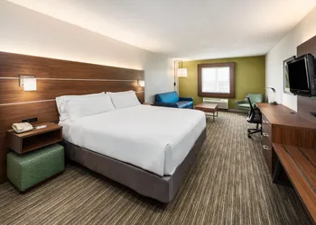 Holiday Inn Express Warrenton by IHG hotel thumbnail 3