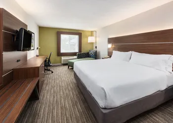 Holiday Inn Express Warrenton by IHG hotel thumbnail 5