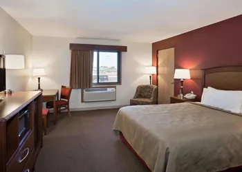 AmericInn by Wyndham Mitchell hotel thumbnail 4