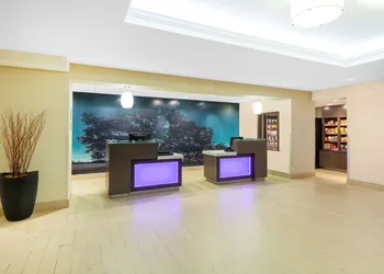 La Quinta Inn & Suites by Wyndham Midland North hotel thumbnail 3