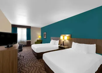 La Quinta Inn & Suites by Wyndham Midland North hotel thumbnail 7