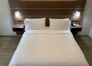 Holiday Inn Express Hillsborough by IHG hotel thumbnail 6