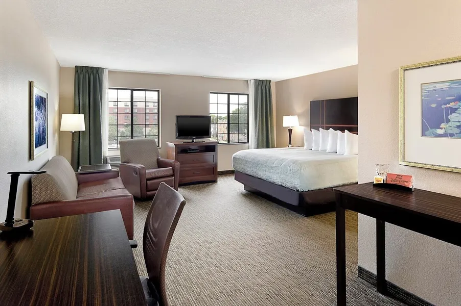 Aspen Suites hotel detail image 6