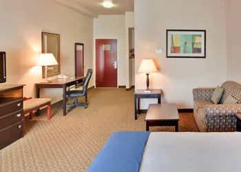 Holiday Inn Express Delano by IHG hotel thumbnail 8
