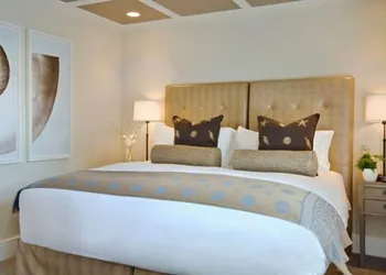 White Elephant Hotel hotel thumbnail 6