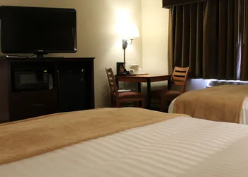 Red Lion Inn & Suites Grimes hotel thumbnail 5