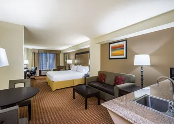 Holiday Inn Express North East by IHG hotel thumbnail 5