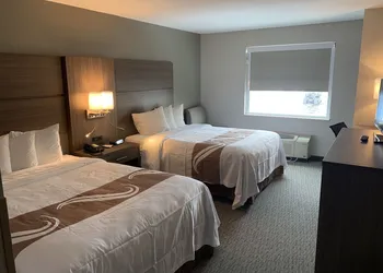Quality Inn Mishawaka - South Bend hotel thumbnail 8
