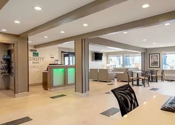 Quality Inn Mishawaka - South Bend hotel thumbnail 3
