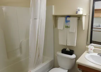 Birch Hill Suite Rochester – Med City hotel thumbnail 3