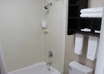 Super 8 by Wyndham Cabot hotel thumbnail 6