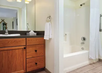 Club Wyndham Resort at Fairfield Bay hotel thumbnail 6