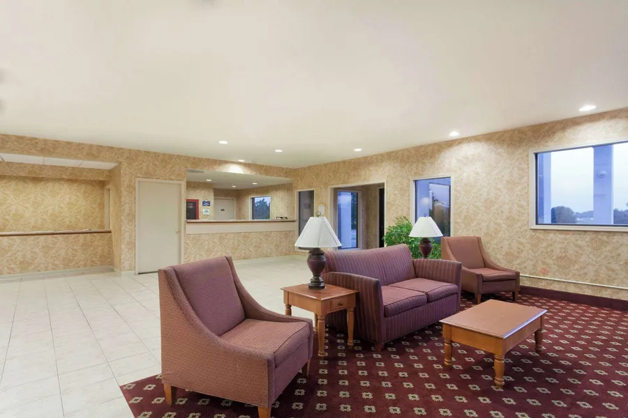 Days Inn & Suites by Wyndham Wynne hotel detail image 2