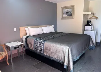 California Inn & Suites Adelanto US 395 hotel thumbnail 2