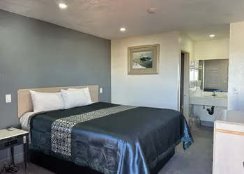 California Inn & Suites Adelanto US 395 hotel thumbnail 5