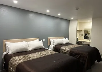 California Inn & Suites Adelanto US 395 hotel thumbnail 6