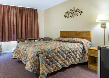 Rodeway Inn Waterford - New London hotel thumbnail 6