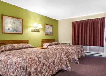 Rodeway Inn Waterford - New London hotel thumbnail 7