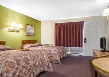 Rodeway Inn Waterford - New London hotel thumbnail 8