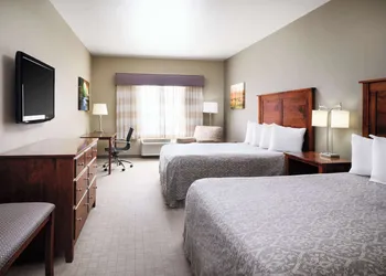 Green Mill Village Hotel & Suites, BW Signature Collection hotel thumbnail 4