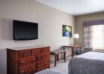 Green Mill Village Hotel & Suites, BW Signature Collection hotel thumbnail 5