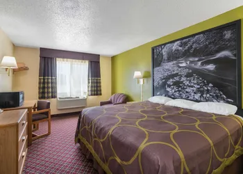 Super 8 by Wyndham Fountain hotel thumbnail 6