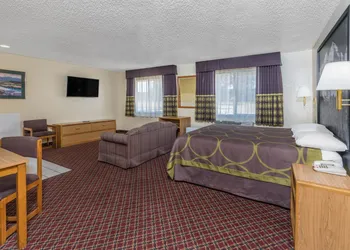 Super 8 by Wyndham Fountain hotel thumbnail 8