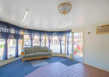 centralia motel hotel thumbnail 2