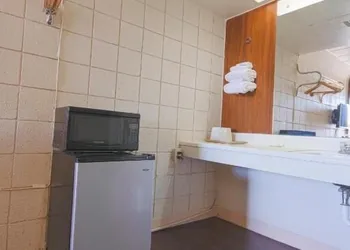 centralia motel hotel thumbnail 6