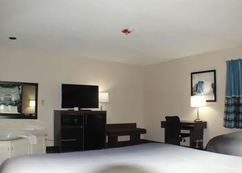 Super 8 by Wyndham Gardner hotel thumbnail 8