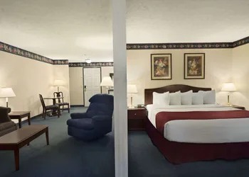 Days Inn by Wyndham Grayling hotel thumbnail 6