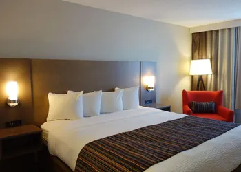 Country Inn & Suites by Radisson, Decorah, IA hotel thumbnail 5