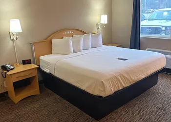 Baymont by Wyndham Lawrenceburg hotel thumbnail 6